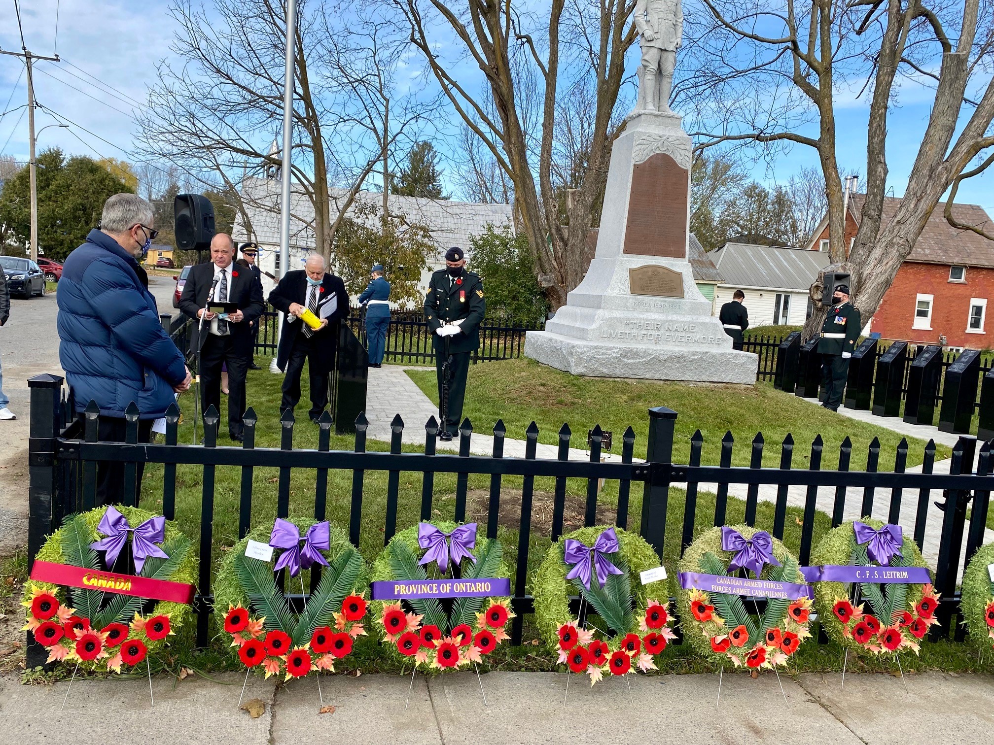 Mayor Tony Fraser reads 'In Flanders Fields'