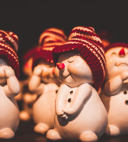 snowmen dolls