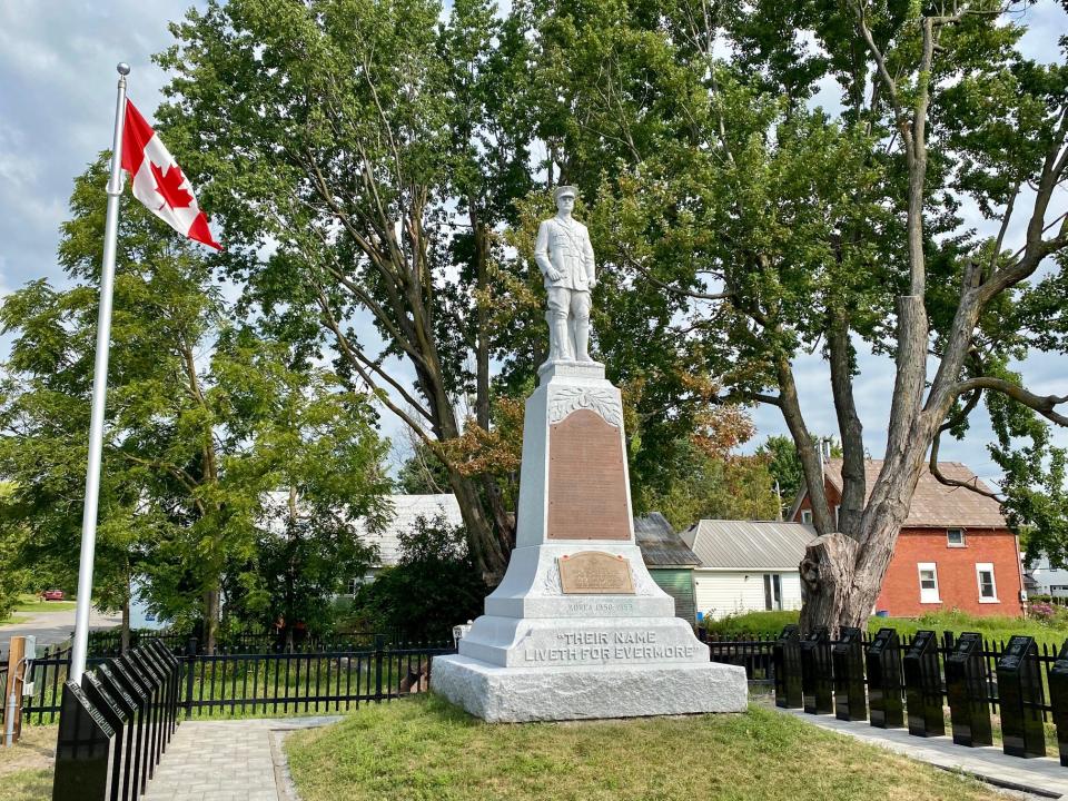 The Morewood Cenotaph in Morewood.