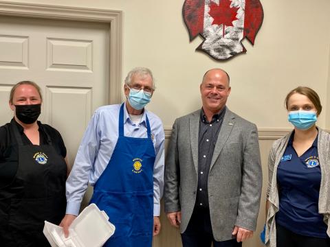 Pictured, North Dundas Mayor Tony Fraser takes a moment to thank a few of the Lions Club members for their hard work and dedication during Saturday’s fundraising dinner. 