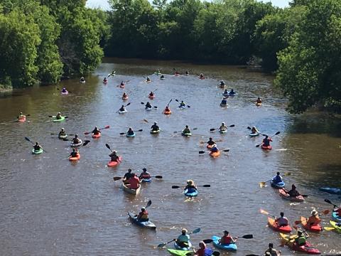 group of kayaks in South Nation River