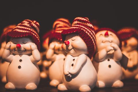 snowmen dolls