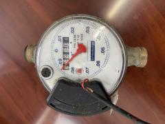 picture of old water meter